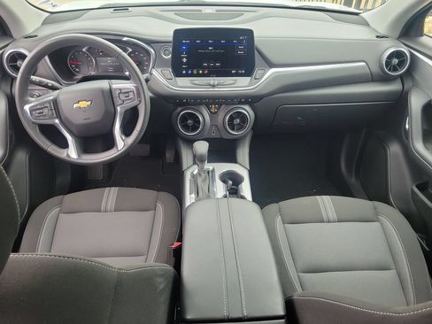 Certified 2025 Chevrolet Blazer LT FWD image 11