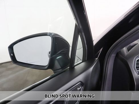 Used 2023 Volkswagen Tiguan SEL R-Line AWD/4WD image 6