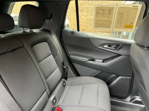 Used 2025 Chevrolet Equinox LT FWD image 38