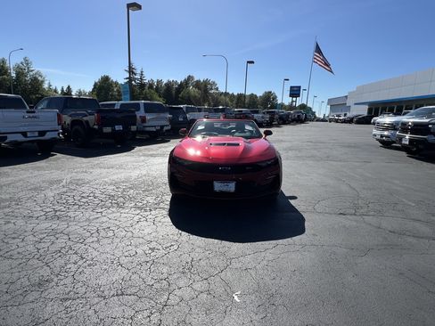 Used 2023 Chevrolet Camaro SS RWD image 9