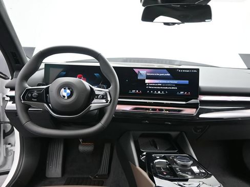 New 2027 BMW 530i RWD image 33