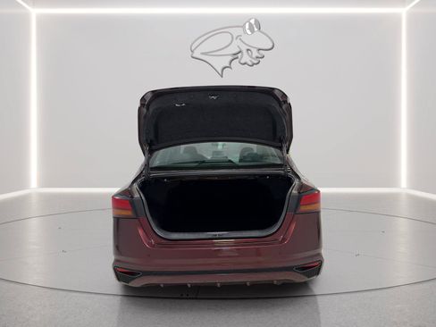Used 2024 Nissan Altima 2.5 SV FWD image 11