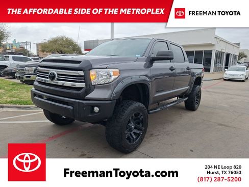 Used 2017 Toyota Tundra SR5 w/ SR5 Upgrade Package image 1