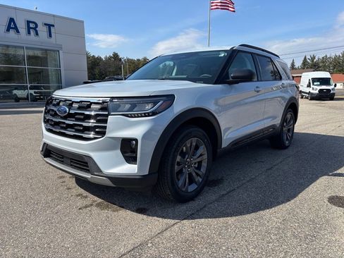 New 2026 Ford Explorer Active image 7