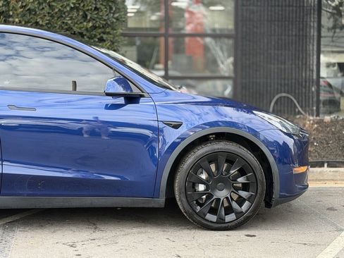Used 2020 Tesla Model Y Long Range image 23
