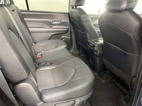Used 2024 Toyota Grand Highlander XLE image 10