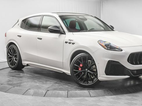 Used 2025 Maserati Grecale Modena AWD/4WD image 1