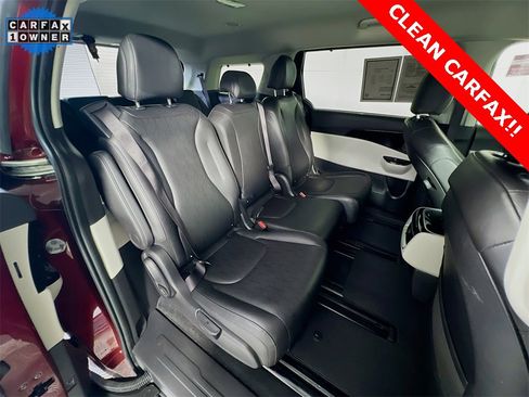 Certified 2023 Kia Carnival EX image 28