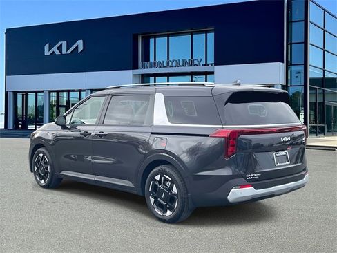 New 2026 Kia Carnival EX image 10