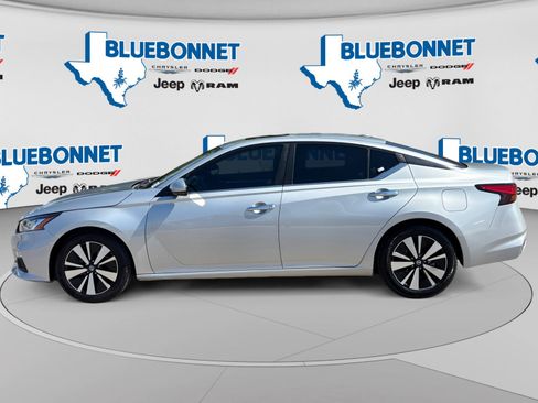 Used 2022 Nissan Altima 2.5 SV w/ SV Premium Package FWD image 8