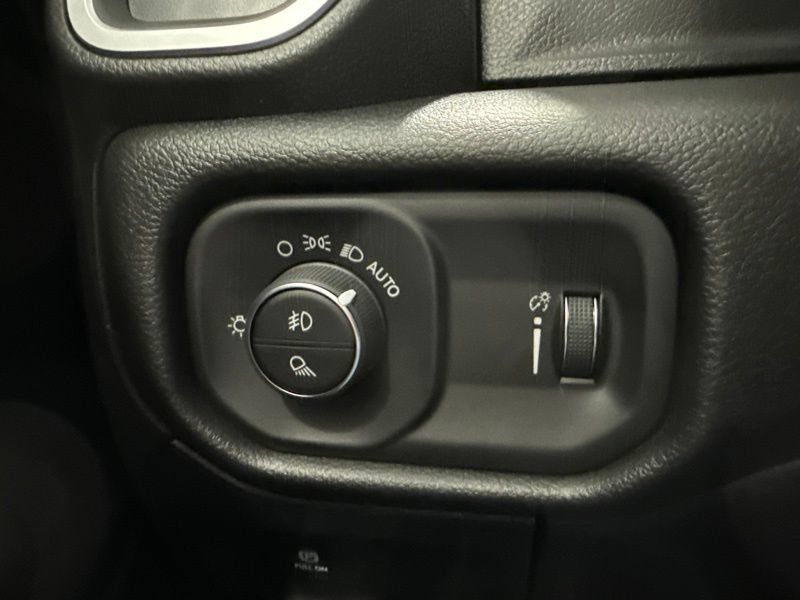 New 2026 RAM 1500 Express AWD/4WD image 22