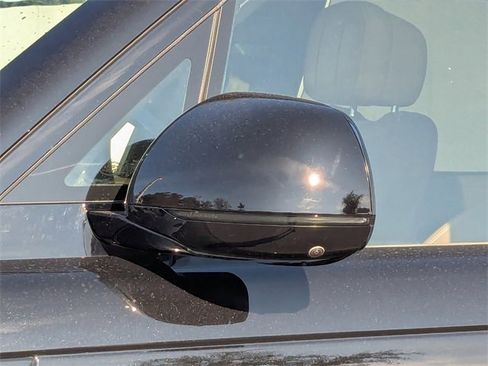 Used 2024 Land Rover Range Rover Long Wheelbase SE image 11