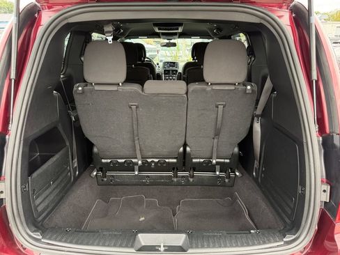 Used 2017 Dodge Grand Caravan SE FWD image 23