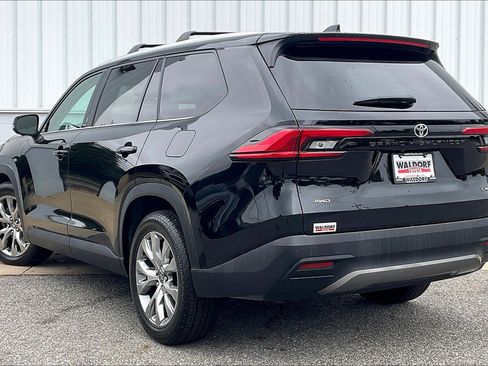 Used 2024 Toyota Grand Highlander AWD image 15