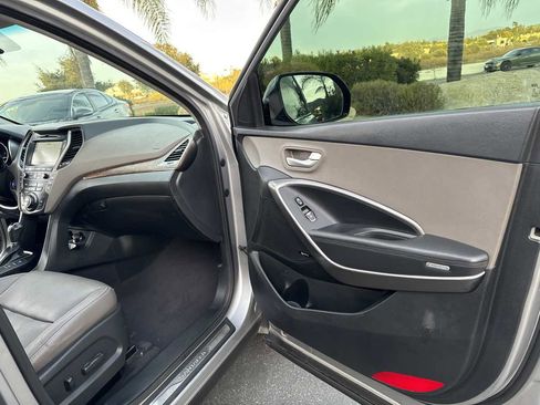 Used 2017 Hyundai Santa Fe Limited image 30