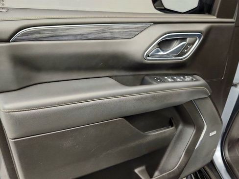 Used 2021 GMC Yukon SLT w/ SLT Premium Package image 11