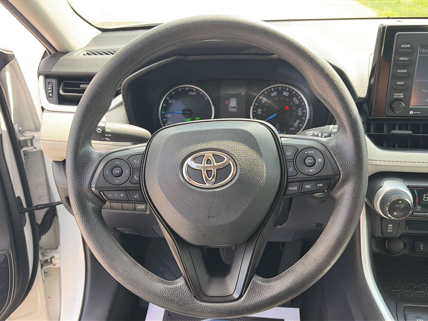 Used 2022 Toyota RAV4 XLE w/ Convenience Package AWD/4WD image 18