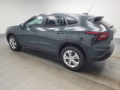 Used 2025 Chevrolet Trax LS FWD image 3