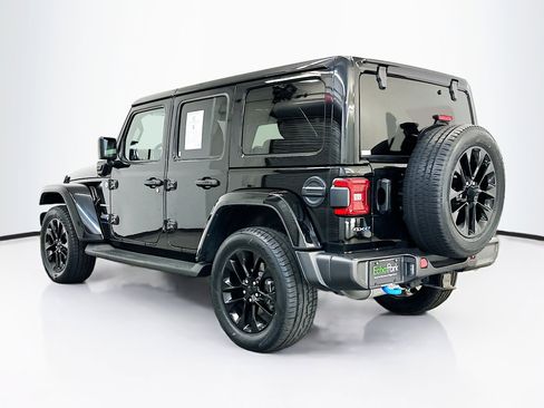 Used 2023 Jeep Wrangler Unlimited Sahara w/ Cold Weather Group AWD/4WD image 5