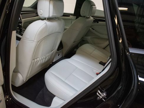 Certified 2026 Porsche Macan AWD/4WD image 23