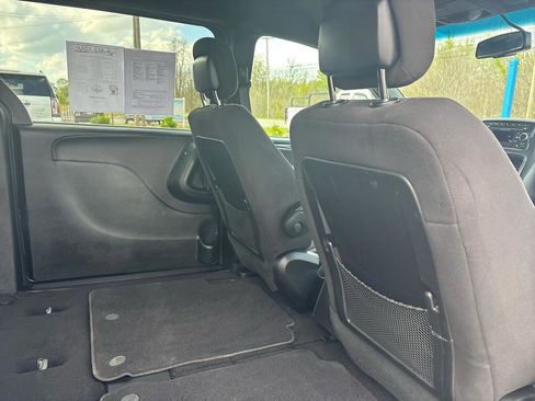 Used 2014 Dodge Grand Caravan SE FWD image 18