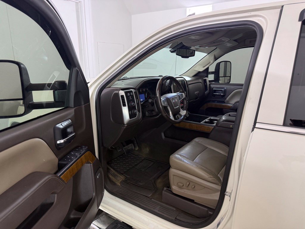 Used 2014 GMC Sierra 1500 SLT w/ SLT Crew Cab Value Package AWD/4WD image 9