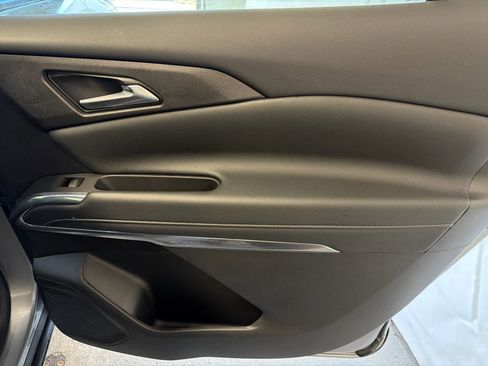 Used 2025 Chevrolet Traverse LT image 35