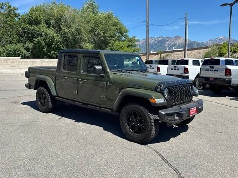Used 2022 Jeep Gladiator Sport AWD/4WD image 9