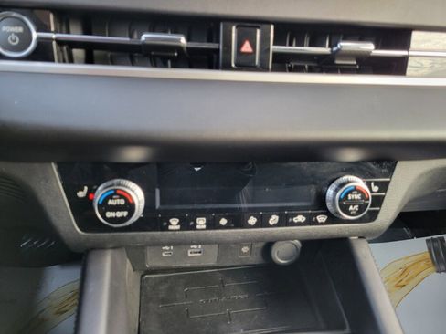 Used 2023 Mitsubishi Outlander SE image 20