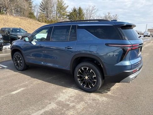 New 2026 Chevrolet Traverse LT w/ Sun and Wheel Package image 3