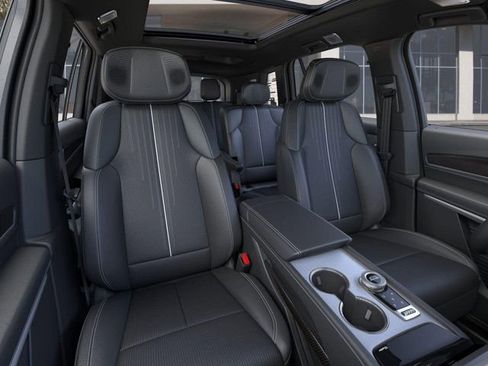 New 2026 Cadillac Vistiq Sport image 16