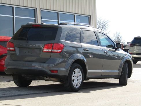 Used 2019 Dodge Journey SE w/ Connectivity Group image 3