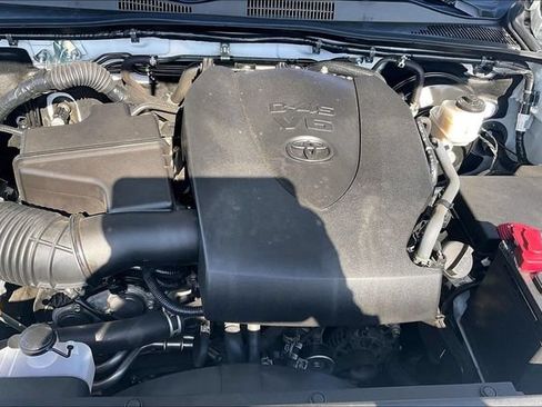 Used 2023 Toyota Tacoma TRD Sport AWD/4WD image 35
