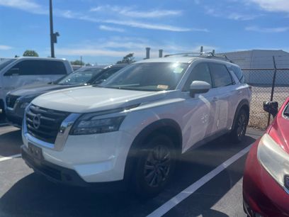 Used 2024 Nissan Pathfinder SV