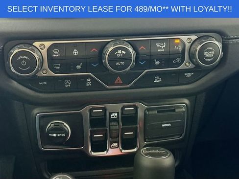 New 2025 Jeep Gladiator Sport image 15