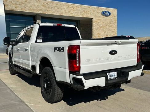 New 2026 Ford F250 Lariat w/ Black Appearance Package image 36