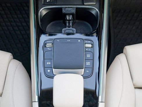 Used 2022 Mercedes-Benz GLA 250 4MATIC image 45