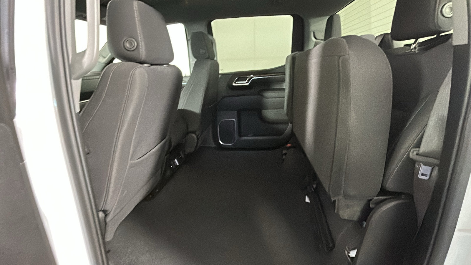 Used 2023 Chevrolet Silverado 1500 LT AWD/4WD image 31