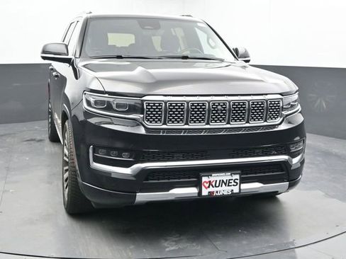 Used 2022 Jeep Grand Wagoneer Series III image 4