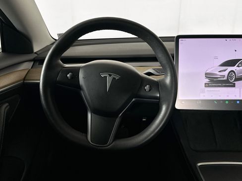 Used 2023 Tesla Model 3 Standard Range image 16