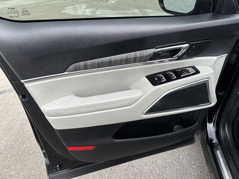 Used 2024 Kia Telluride SX Prestige image 25