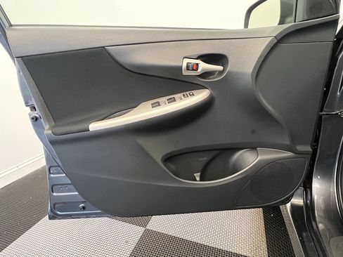 Used 2013 Toyota Corolla S w/ Premium Pkg image 7