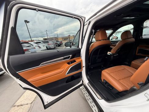 Used 2025 Kia Telluride SX Prestige X-Line AWD/4WD image 26