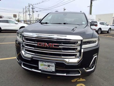 Certified 2023 GMC Acadia SLT w/ Preferred Package image 7