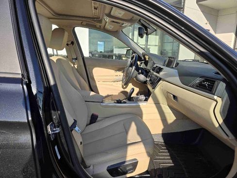 Used 2014 BMW 320i xDrive Sedan image 12