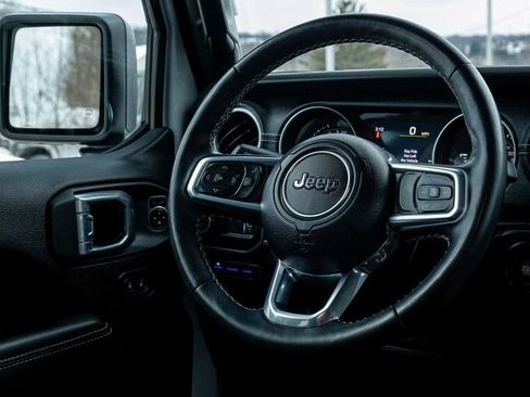 Used 2023 Jeep Wrangler Unlimited Sahara w/ Cold Weather Group image 24