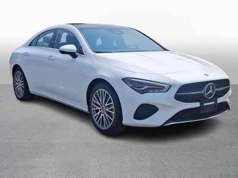 Used 2025 Mercedes-Benz CLA 250 4MATIC image 3