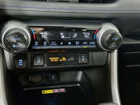 Used 2022 Toyota RAV4 XSE AWD/4WD image 16