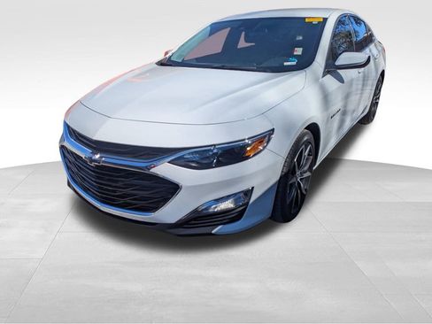Certified 2024 Chevrolet Malibu RS w/ LPO, Floor Liner Package image 4
