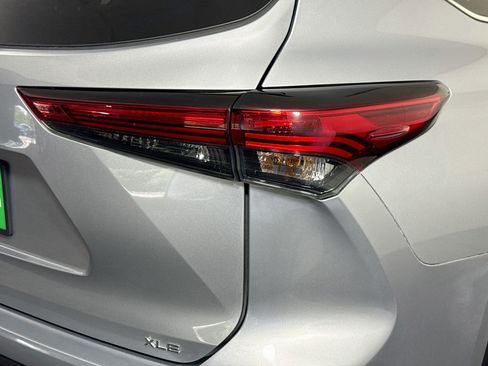 Used 2023 Toyota Highlander XLE FWD image 34